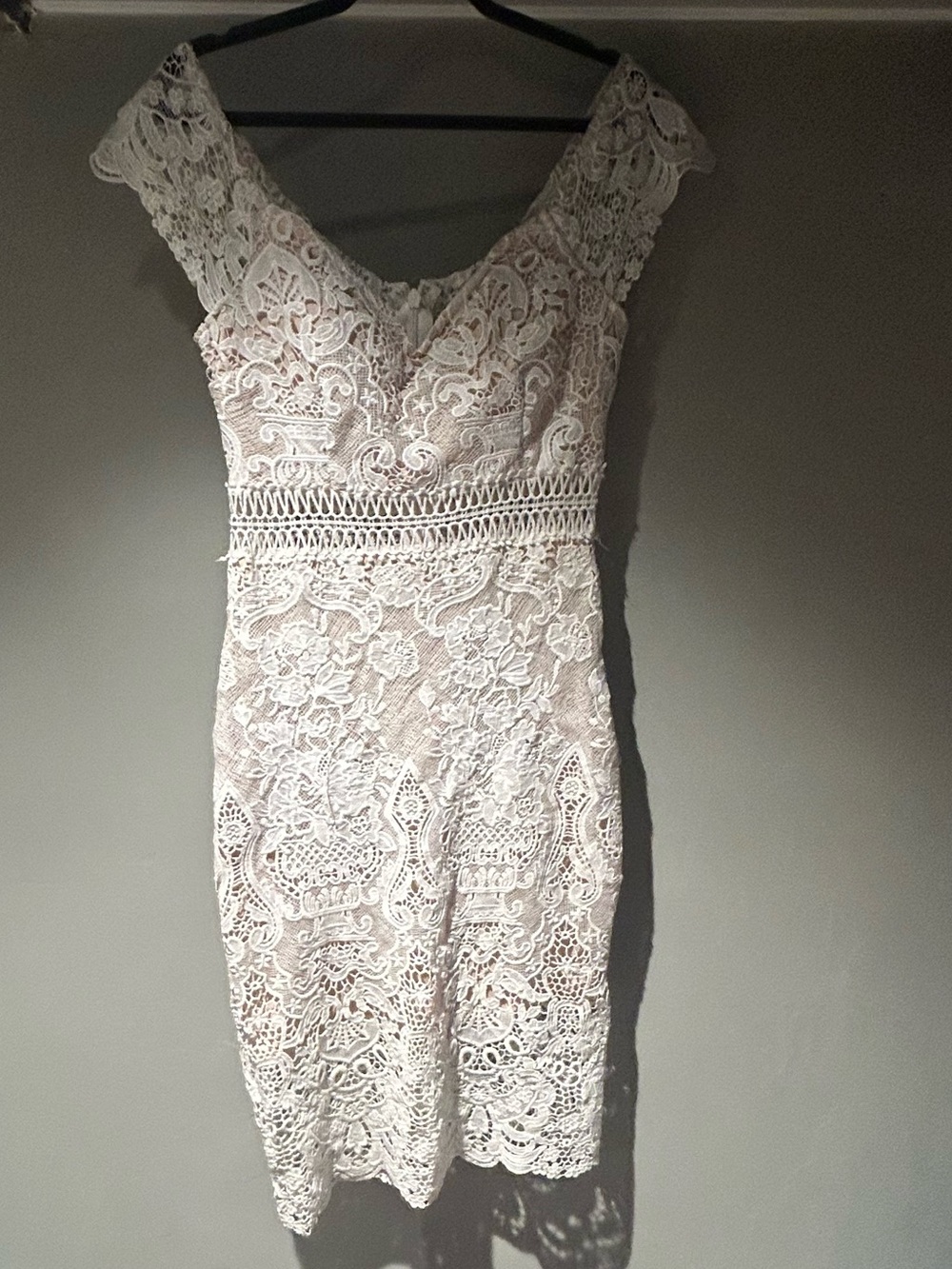 Ivory Lace V-Neck Sheath Dress